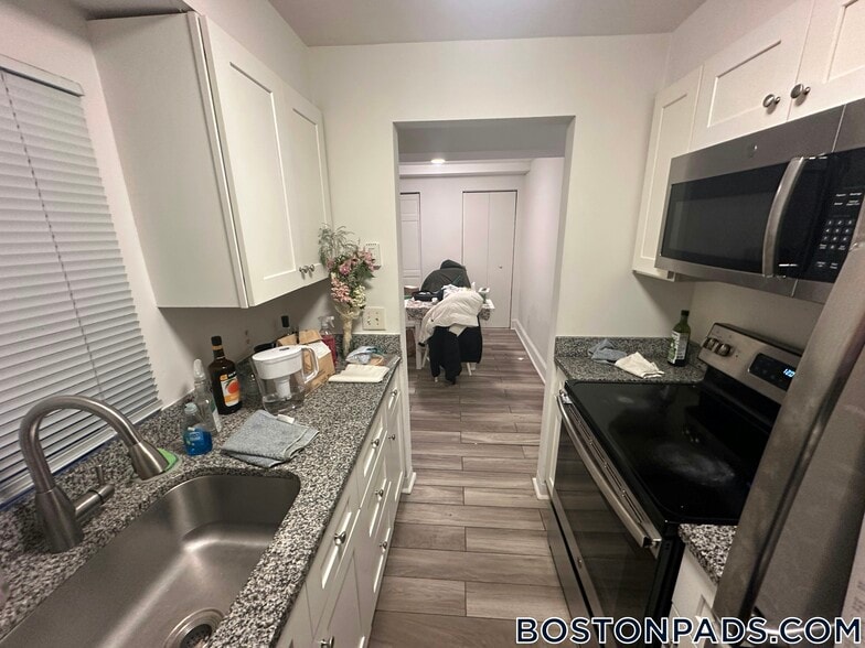 Building Photo - 774 Columbus Ave