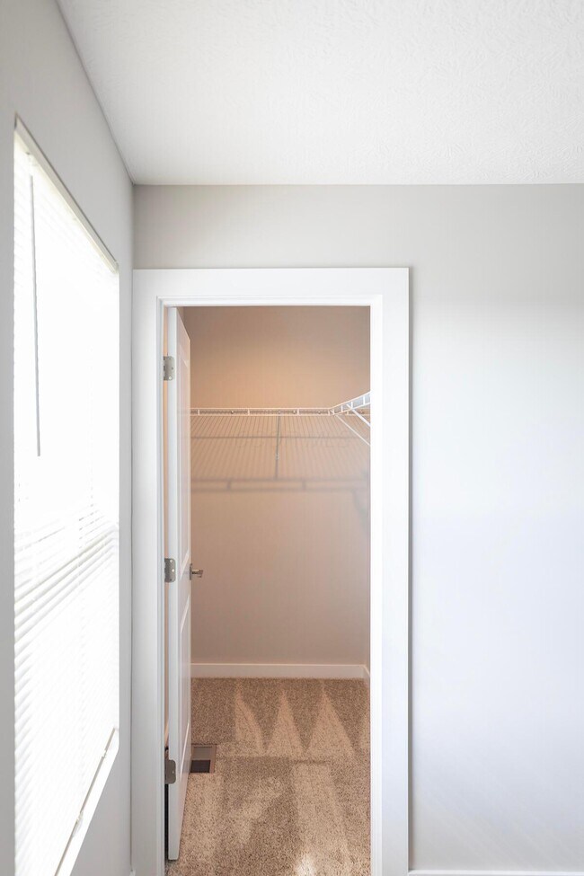 Building Photo - 297 Lenell Lp