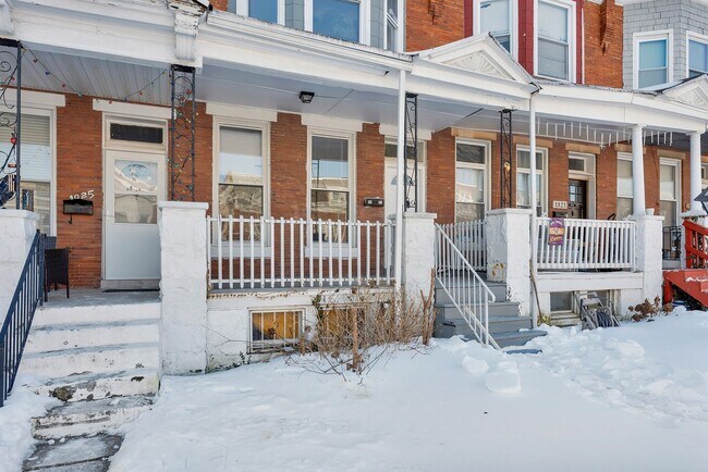 Building Photo - Charming 3-Bedroom with High Ceilings & Modern Updates