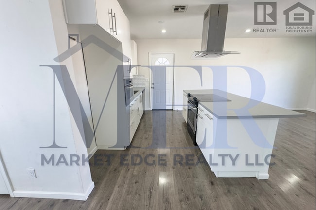 Building Photo - 4Bed/2Bath House at Alma School Rd/Ray Rd! Ready for Immediate Move-In! -- FENCED-IN YARD! NO HOA!