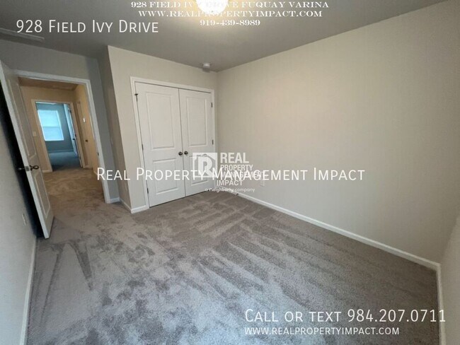 Building Photo - 928 Field Ivy Dr