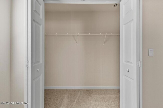 Building Photo - 21 Temple Dr