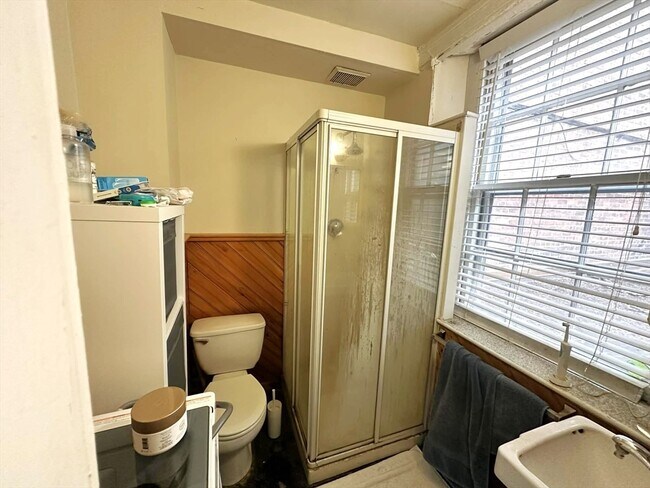 Building Photo - 83 Charles St