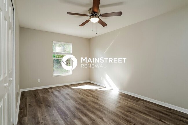 Building Photo - 3 Bedroom Pet-Friendly Home in Cape Coral, FL with Main Street Renewal