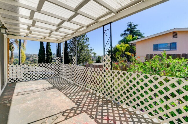 Building Photo - 617-617 Truly Terrace