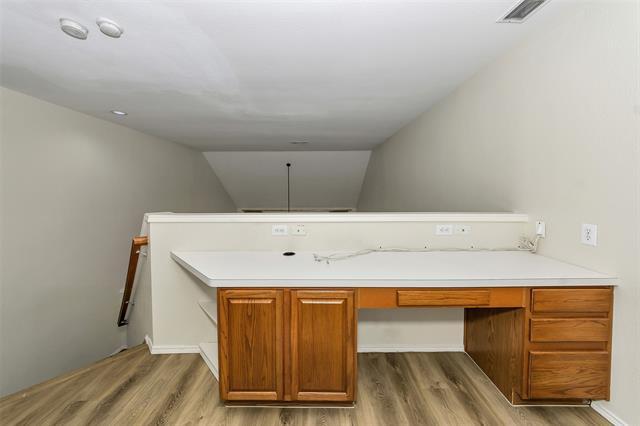 Building Photo - 2428 Kingsley Dr