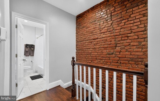Building Photo - 2630 10th St NE