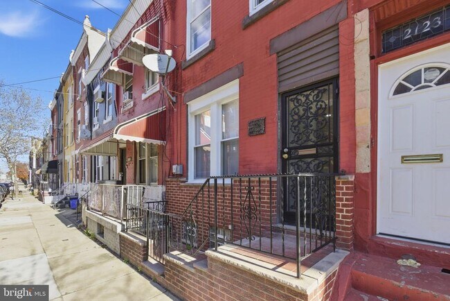 Primary Photo - 2125 N 28th St