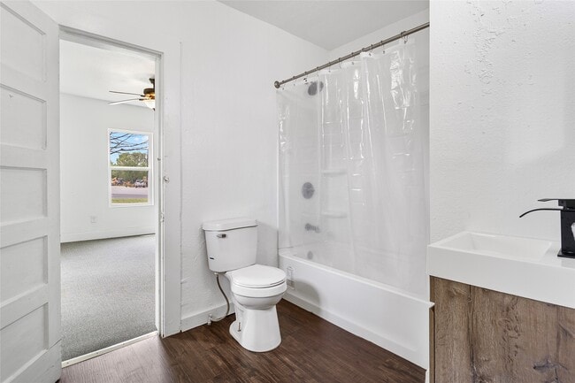 Building Photo - 725 S Washington Ave