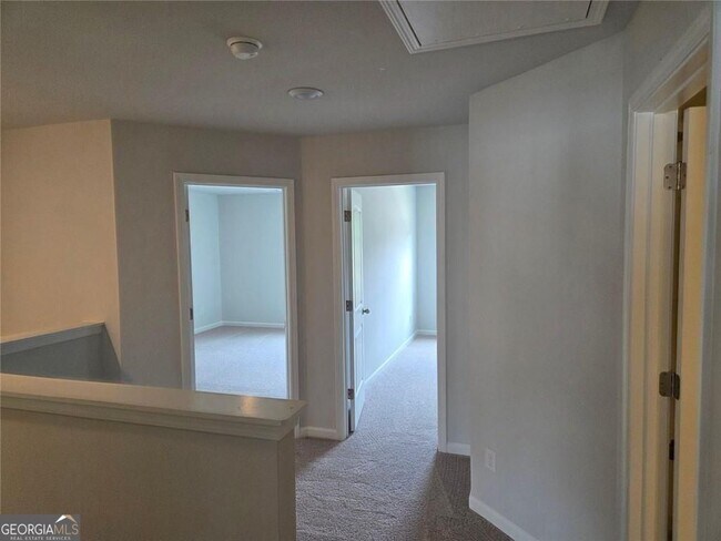 Building Photo - 308 Shine Dr