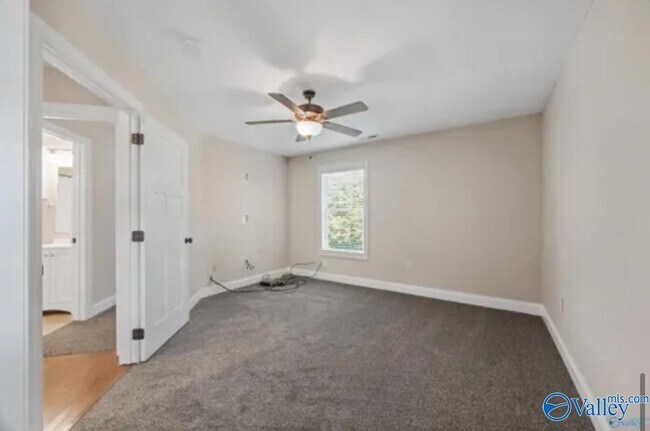 Building Photo - 2807 Talon Cir