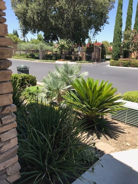 park across street - 5149 W Pianosa Ave