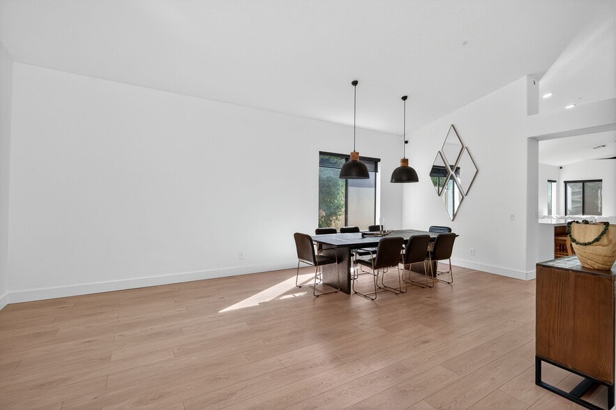 Building Photo - 7449 E Whistling Wind Way