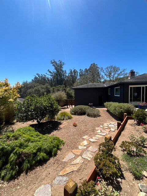 Building Photo - 6845 Lakeview Dr