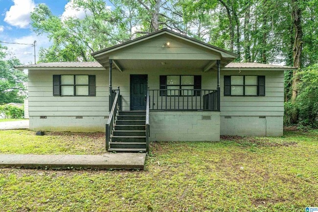 Primary Photo - 133 Persimmon St