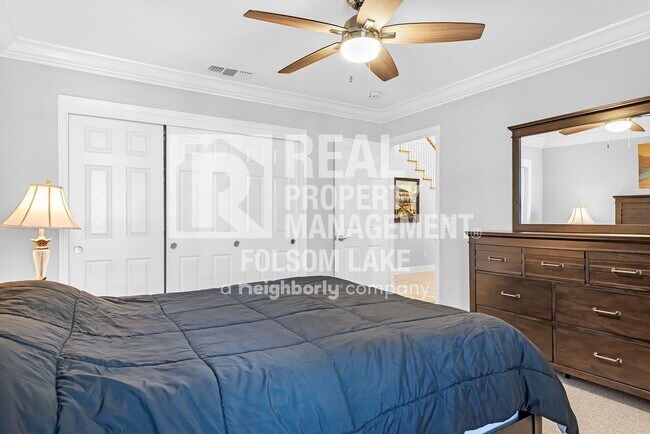 Building Photo - 5bd 3ba home in desirable Carmichael neighborhood