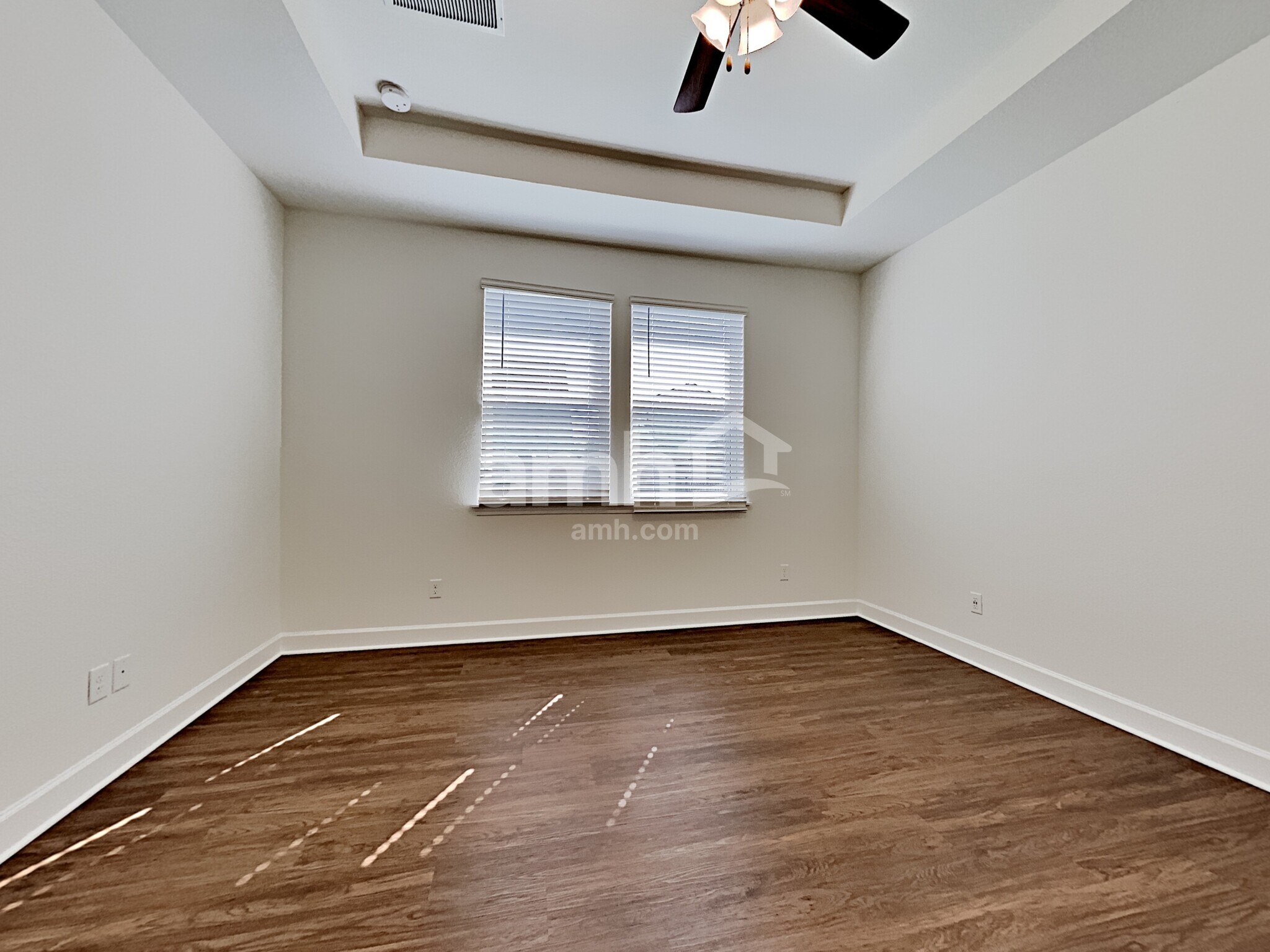 Building Photo - 460 Sandstone Dr