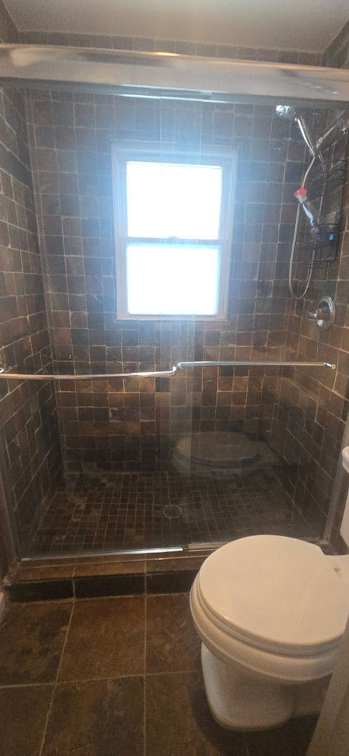 Building Photo - 3 BED 2 BATH COMPLETELY UPDATED SINGLE FAMILY HOME ---- FLORAL