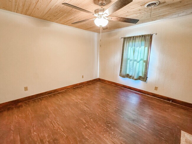 Building Photo - 3204 Ray Owens Rd