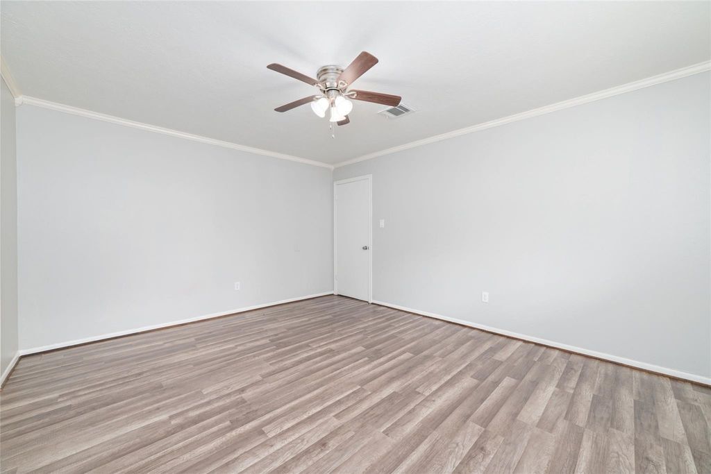 Secondary Bedroom - 25602 Oakhurst Dr