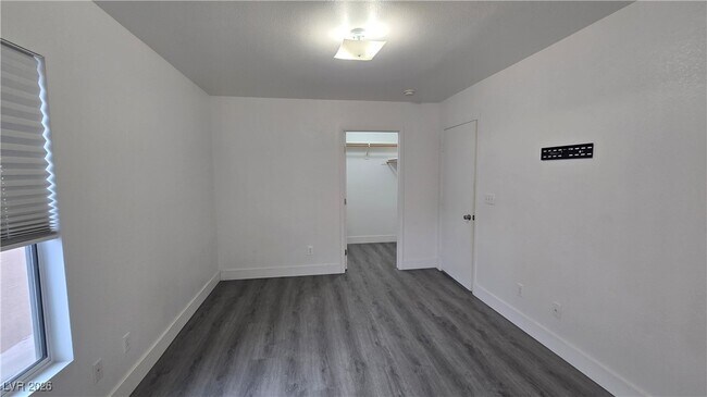 Building Photo - 5205 El Castano Ave