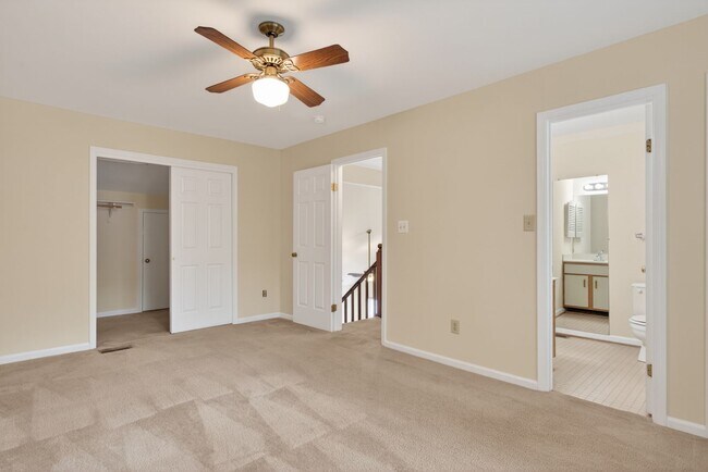 Building Photo - 227 Ashridge Ln