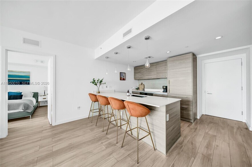 Building Photo - 1300 S Miami Ave