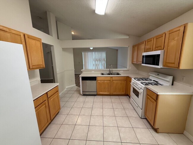 Building Photo - 12464 Castlemain Trail