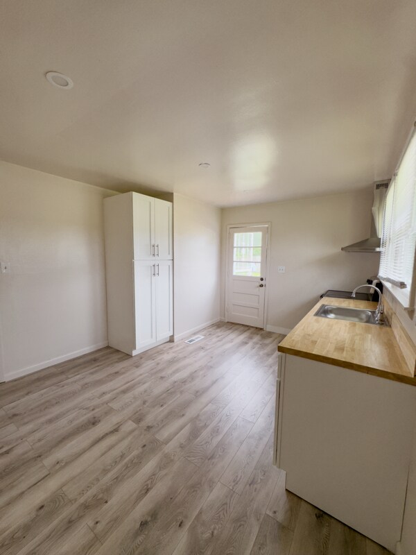 Building Photo - 106 Cheerful Pl