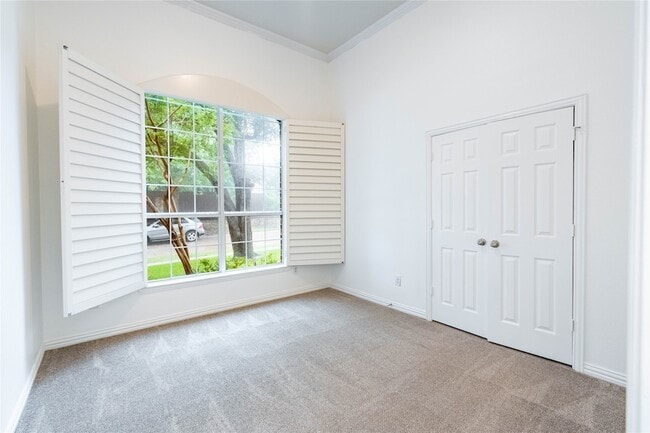 Building Photo - 3731 Charter Dr