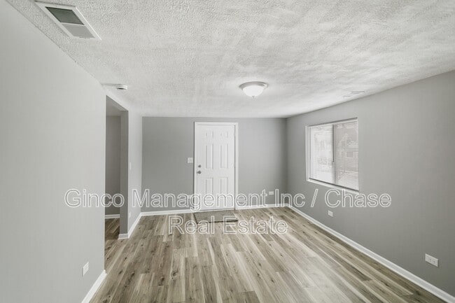Building Photo - 9305 S Homan Ave
