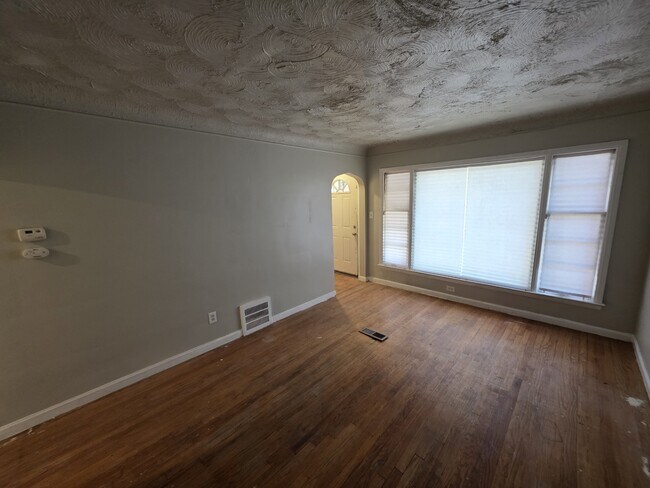 Building Photo - 20101 Biltmore St