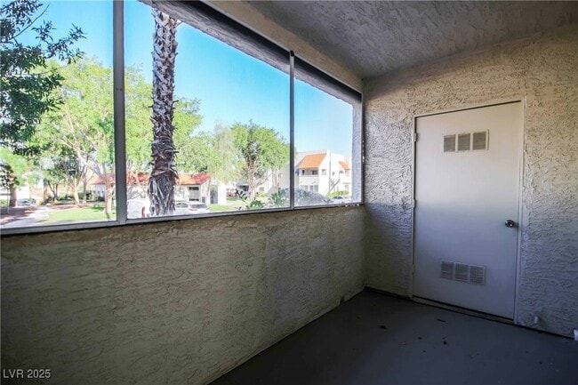 Building Photo - 101 Luna Way