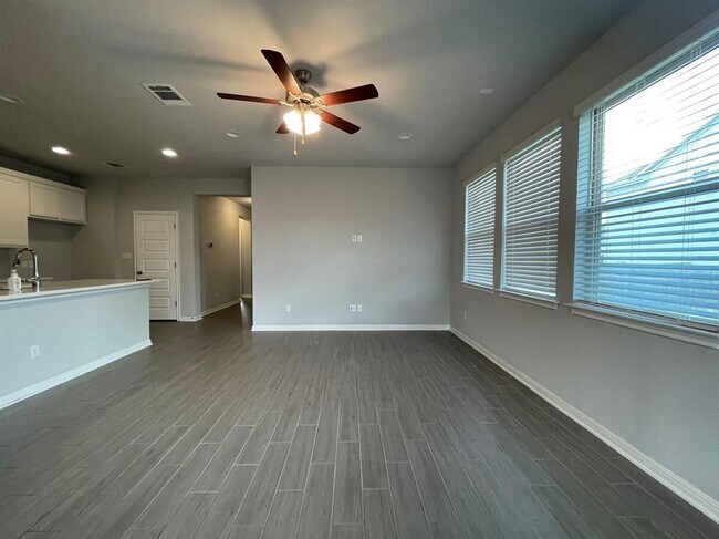 Building Photo - 1029 Kerrwood Wy