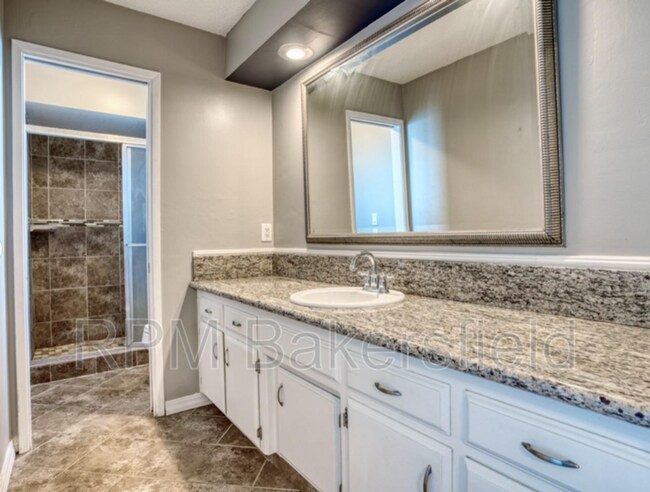 Building Photo - 2851 Van Buren Pl