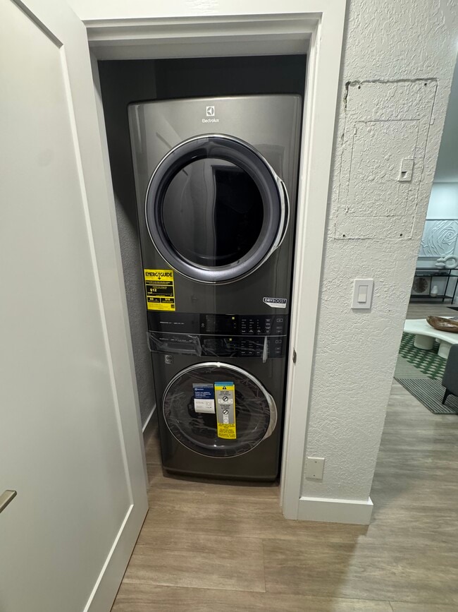 Building Photo - 1617 NW 7th Terrace