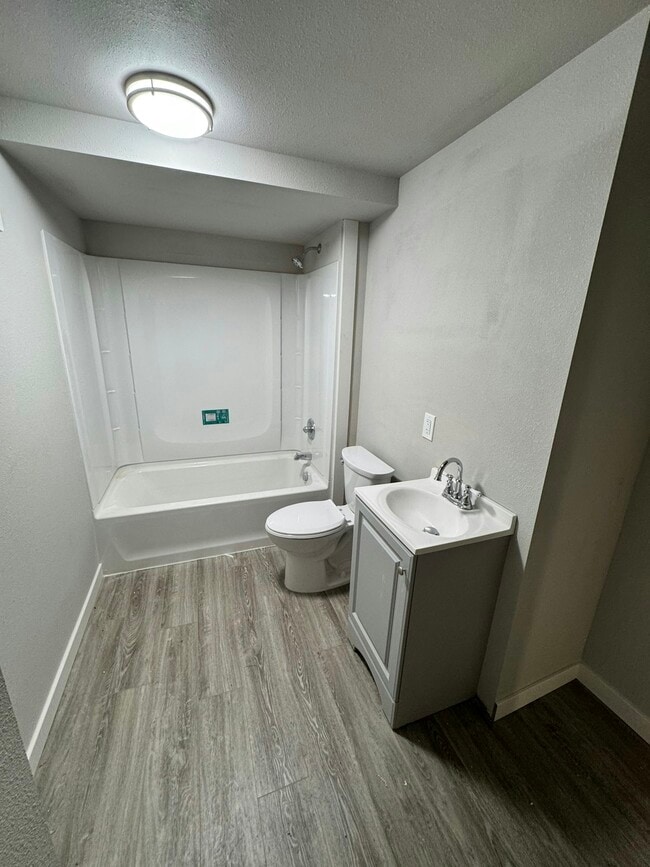 Building Photo - 228 E Crown Ave