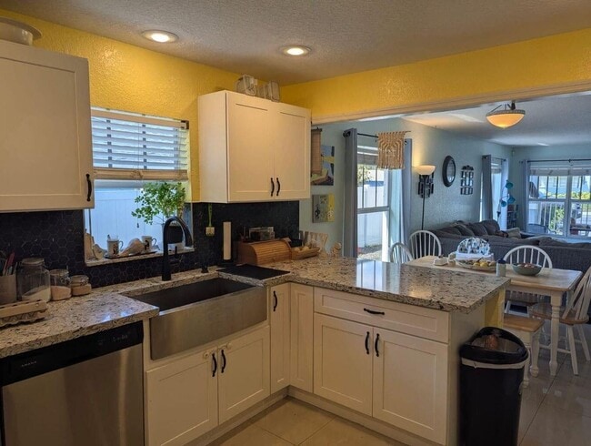 Primary Photo - 1006 22nd St