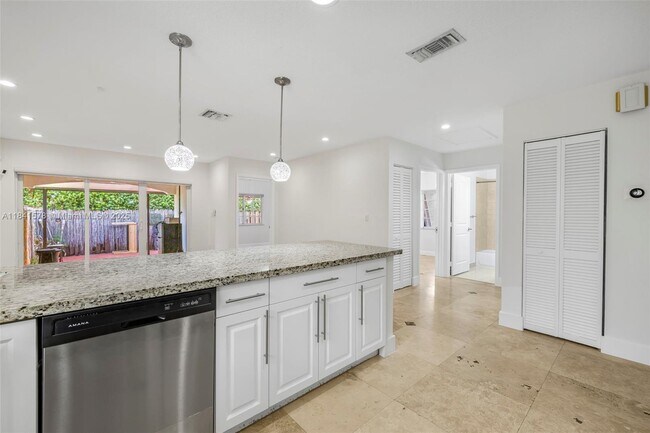 Building Photo - 3363 SW 154th Ct