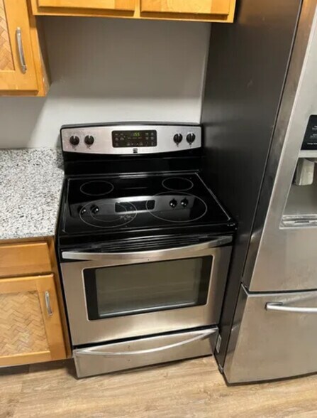 Building Photo - 8715 Fowler Ave