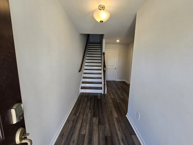 Building Photo - 6309 Truxton Ln