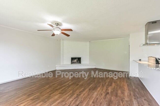 Building Photo - 14634 Dartwood Dr