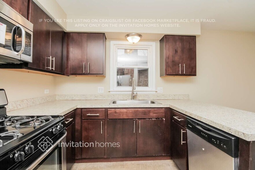 Building Photo - 3832 East Ave