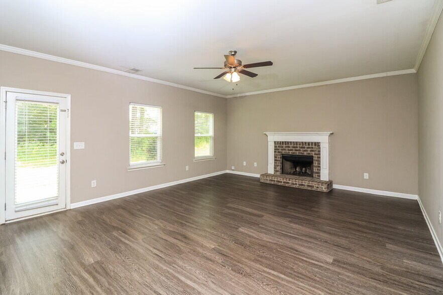 Building Photo - 646 Fieldcrest Dr
