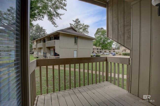 Building Photo - 1046 Sea Cliff Dr N