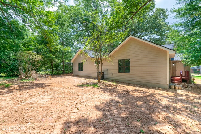 Building Photo - 1247 Cherokee Ave