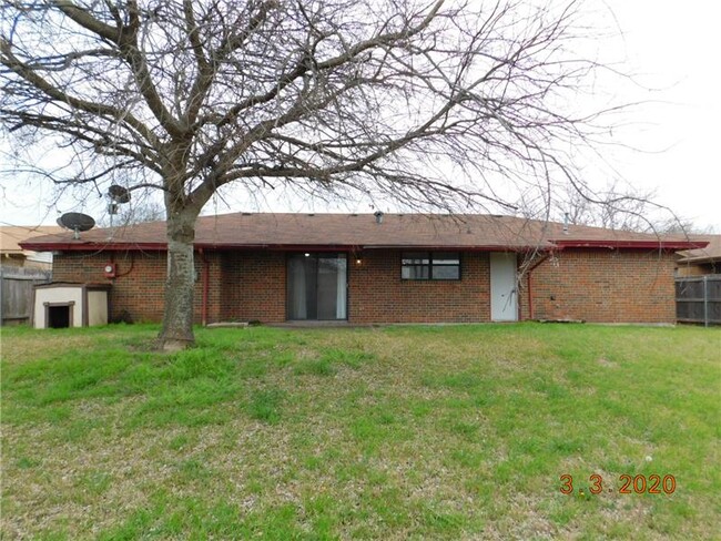 Building Photo - 1105 Pack Ave