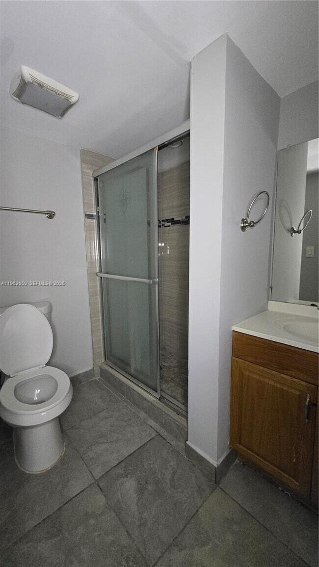 Building Photo - 7925 Fairview Dr