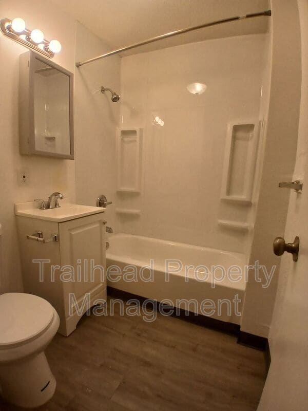 Building Photo - 104 N Indiana Ave