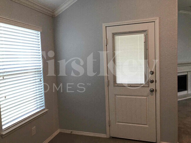 Building Photo - 264 Callaghan Dr